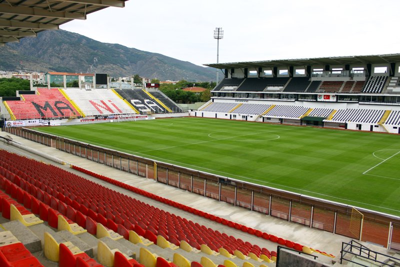 Manisa 19 Mayıs Stadyumu - 2.808