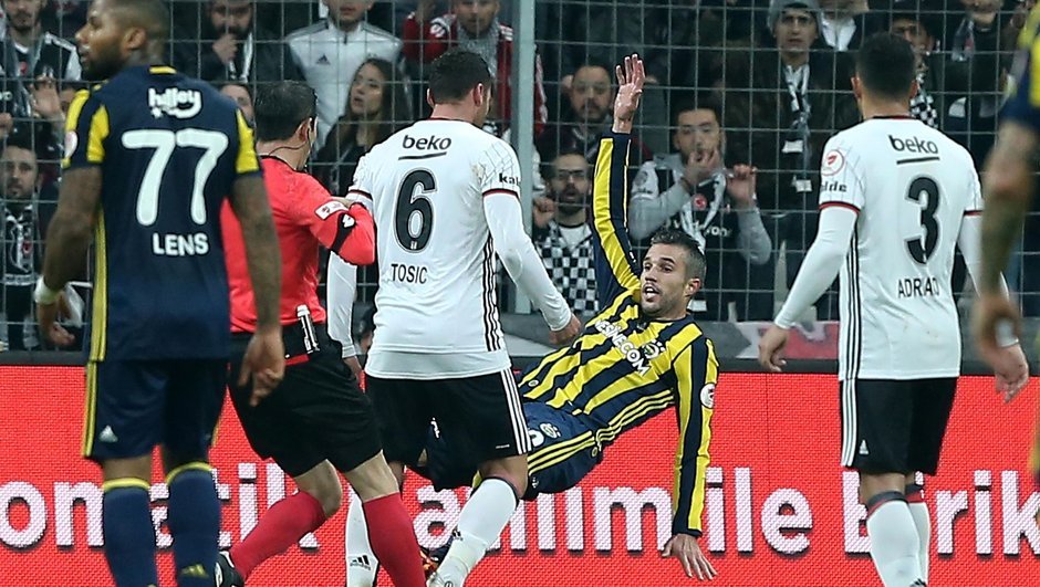 Tosic’ten Van Persie’ye olay gönderme!