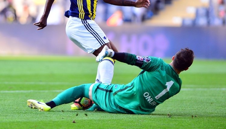 Trabzonspor’da Onur Kıvrak sakatlandı