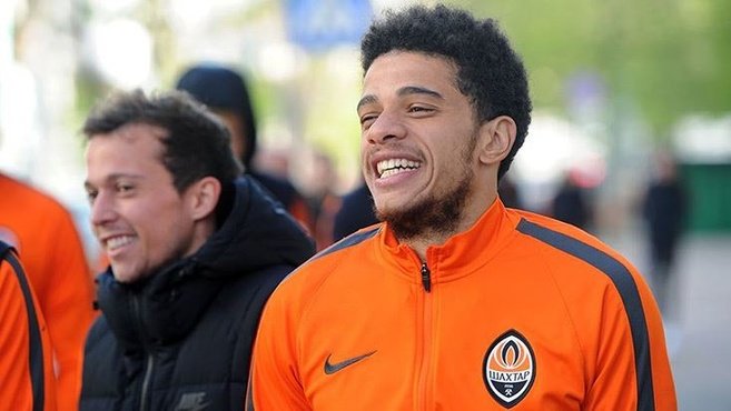 Transfer derbisi! İki takım Taison’ın peşinde...