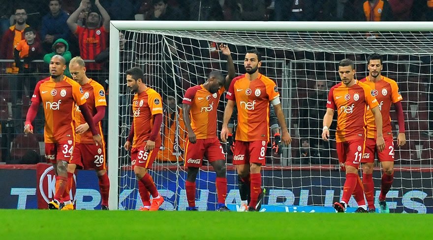 Ujfalusi'den Galatasaray'a transfer müjdesi