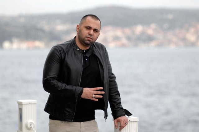 Ümit Akbulut'tan Van der Wiel'e belgeli yanıt