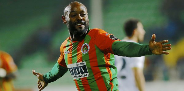Vagner Love - 18 gol