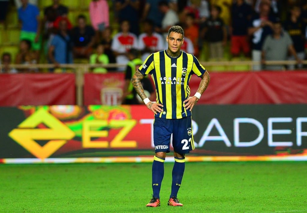 Van der Wiel’den rest: 12 milyon Euro’yu peşin isterim!
