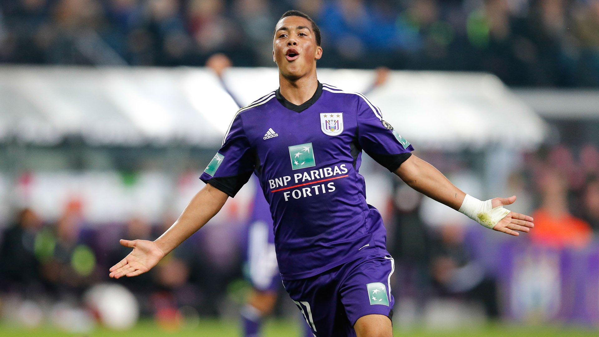 Youri Tielemans Yaş: 19 Kulüp: Anderlecht