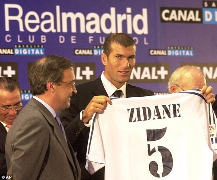 10) Zinedine Zidane, 2001. Juventus’dan Real Madrid’e - 75m euro