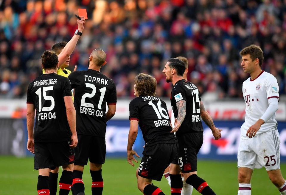 15- BAYER LEVERKUSEN