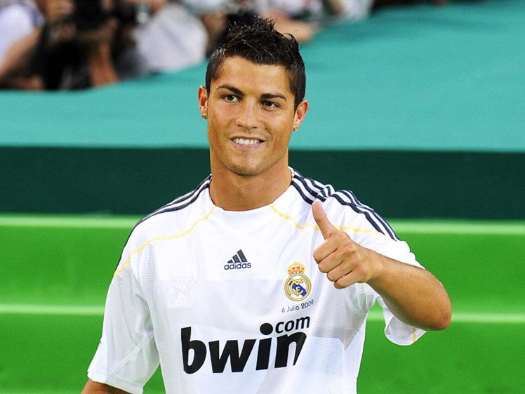 3) Cristiano Ronaldo, 2009. Manchester United’dan Real Madrid’e - 96m euro