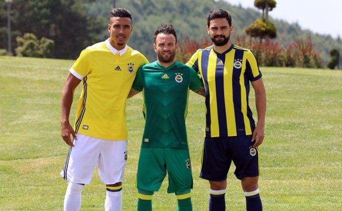  Flaş! Fenerbahçe 2 yıldızı daha İstanbul'a getiriyor