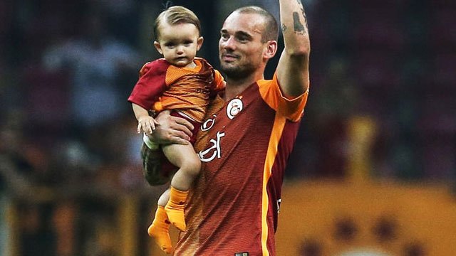 ' Sneijder'e çok sürpriz teklif! Belhanda'nın yerine...