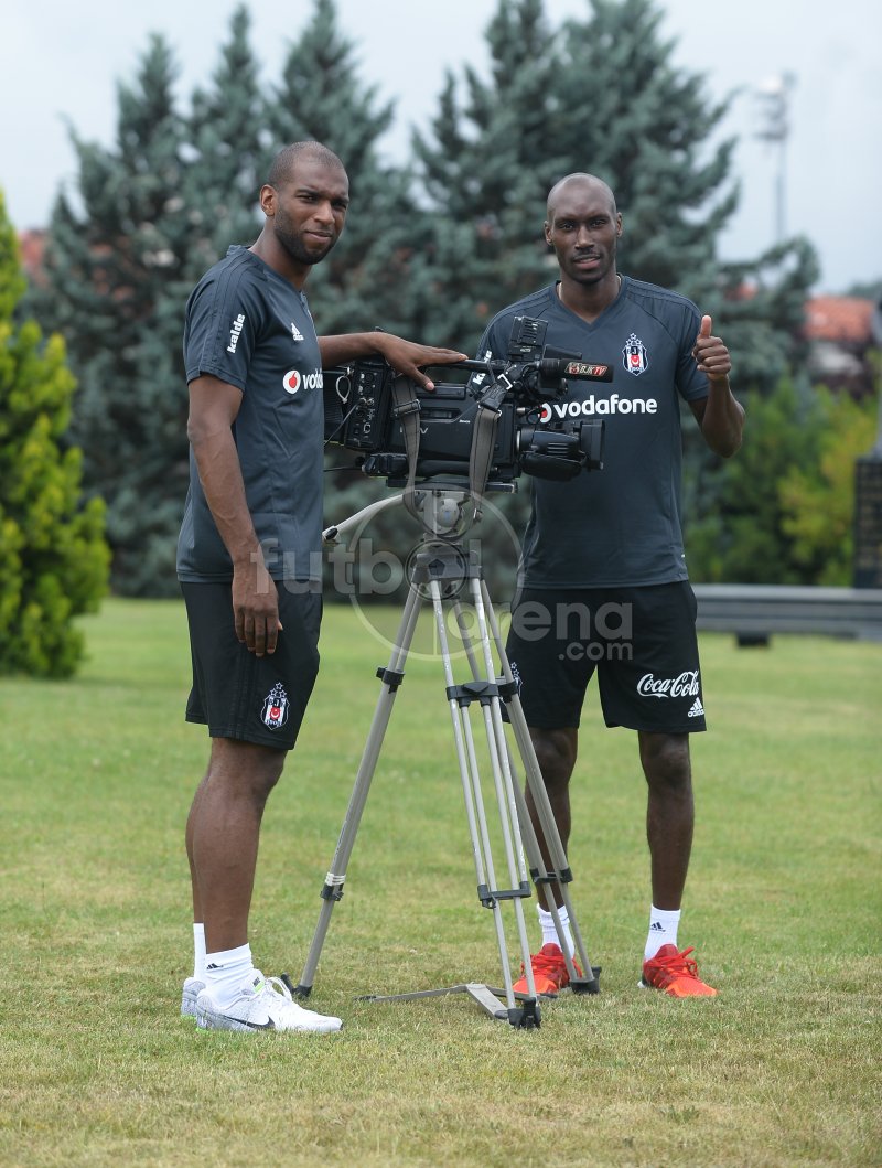 Atiba ve Babel'in basın toplantısından kareler