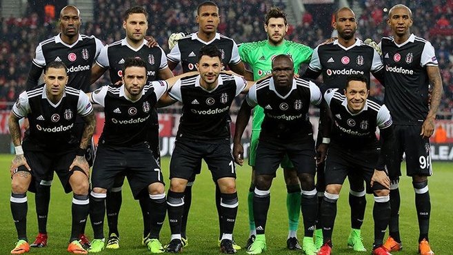 Beşiktaş yıldız oyuncuya haber gönderdi