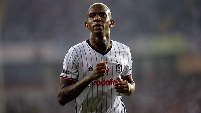 Beşiktaş’a Manchester United şoku! Anderson Talisca...