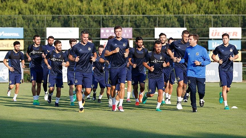 Fenerbahçe'de antrenmanda dikkat çeken detay! Salih Uçan ve Valbuena...