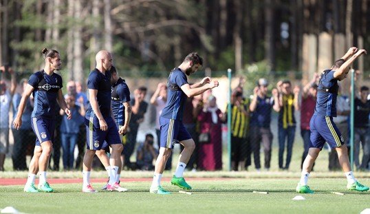 Fenerbahçe'nin antrenmanında gerginlik