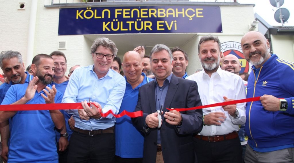 Fenerbahçe’nin eski futbolcuları Köln’de bir araya geldi