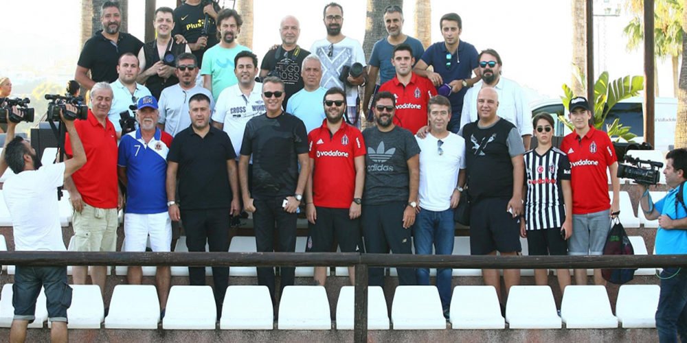 Fikret Orman transferleri resmen açıkladı! Lens, Aboubakar, Negredo, Burak Yılmaz...