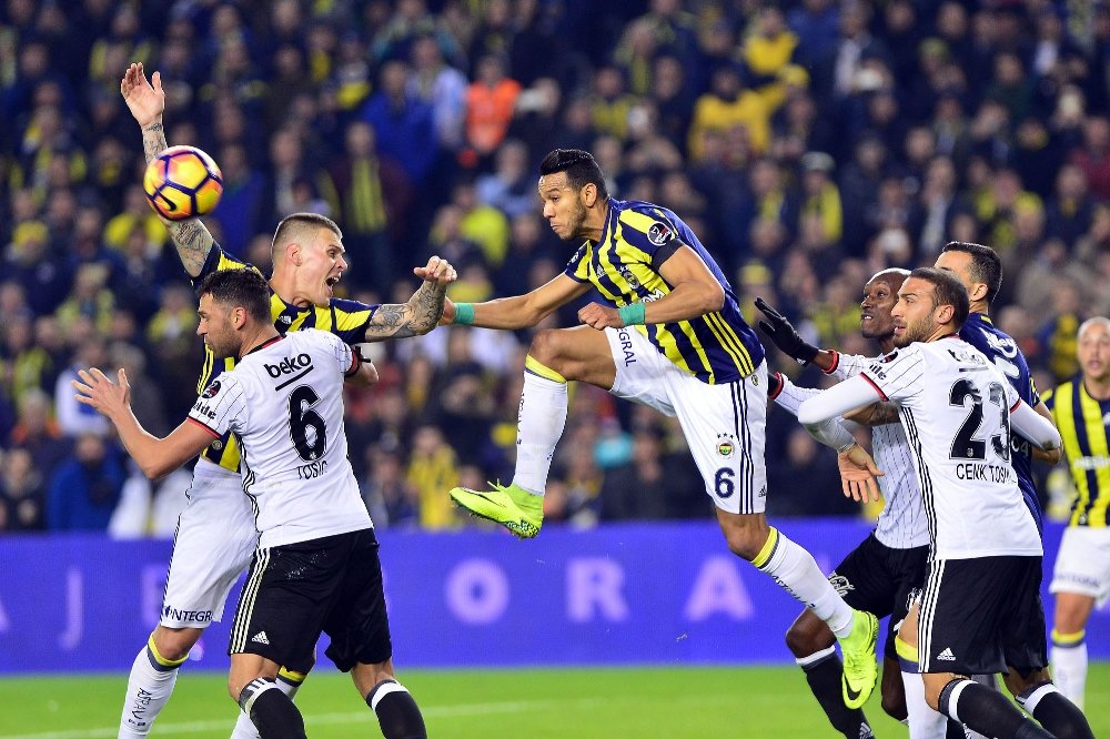 Flaş! Beşiktaş ile Fenerbahçe'nin gözdesi için 12 milyon Euro