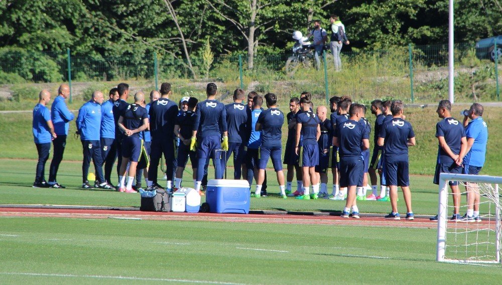 ' Flaş! Fenerbahçe, Milan ile masaya oturdu