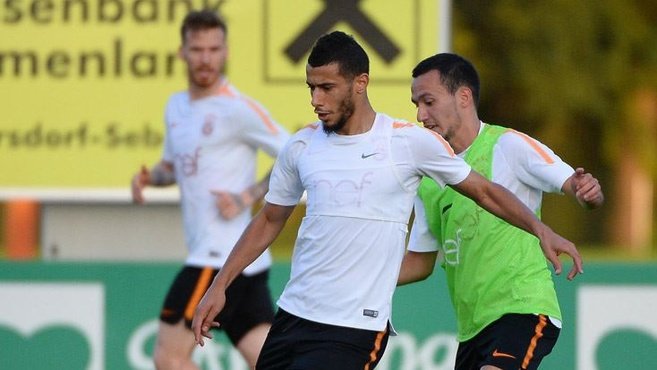 Galatasaray çalışmalarına devam etti