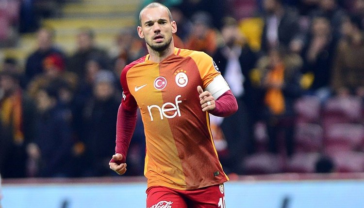 Galatasaray taraftarı ateş püskürdü!