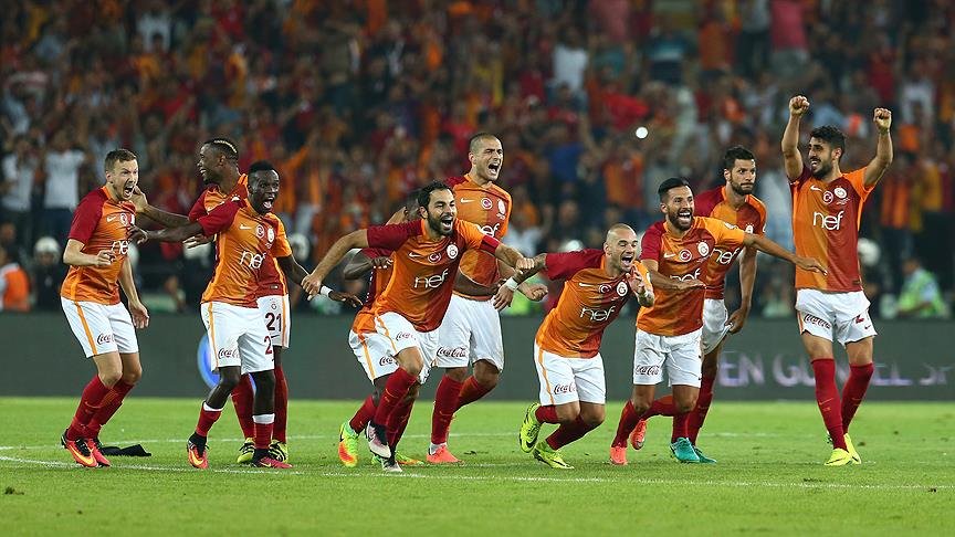 Galatasaray yıldız oyuncuya ikna turları