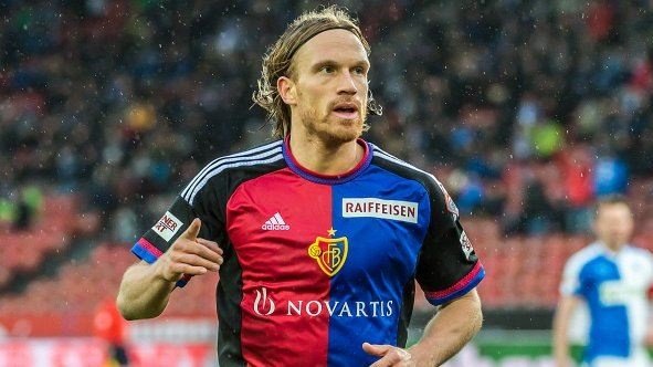Galatasaray’a golcü sağ bek! Michael Lang...