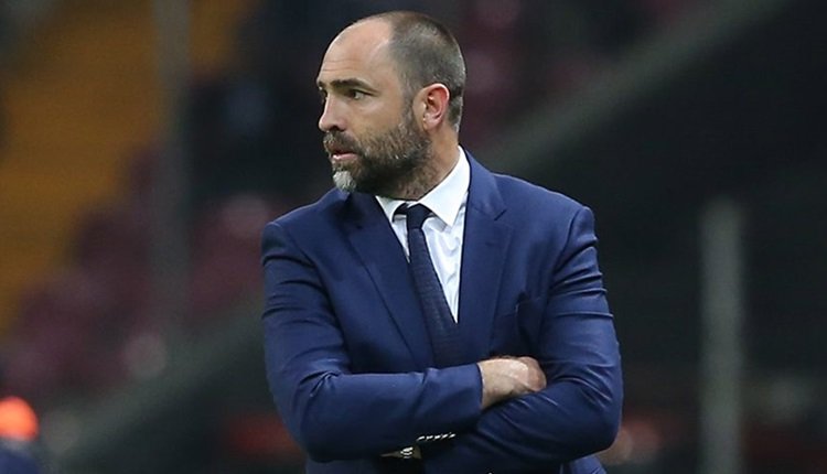 Galatasaray'a yıldız oyuncunun menajerinden kötü haber