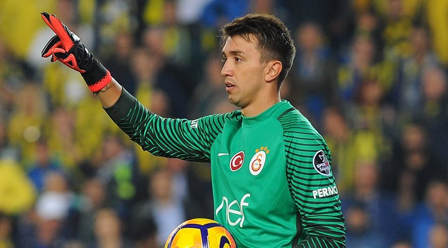 'Galatasaray'da Muslera'nın yedeği geliyor
