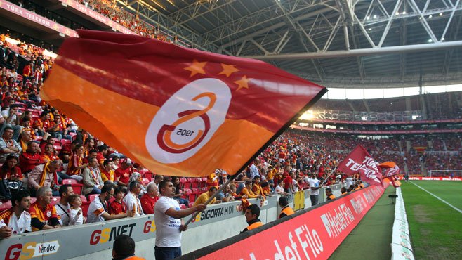 'Galatasaraylı taraftarlar ayaklandı! 