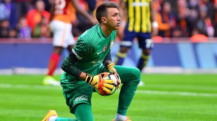 Muslera - 6,75 milyon euro
