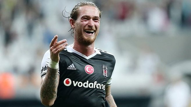 Ömer Şişmanoğlu’nun kulağı Beşiktaş’ta