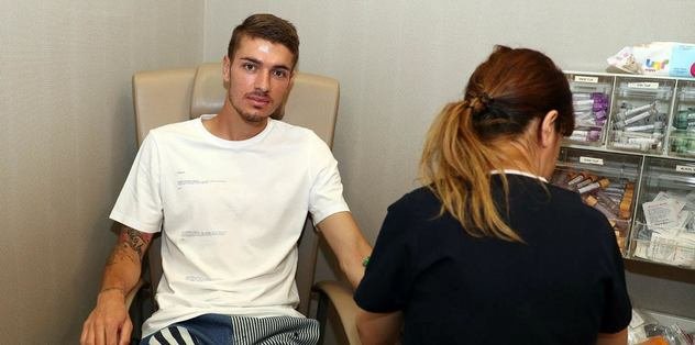 Roman hırsla çalışıyor