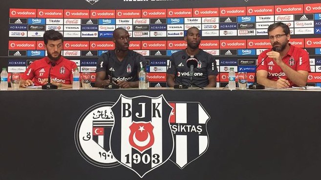 Ryan Babel: Messi ile oynamak isterim
