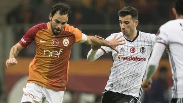 'Selçuk İnan ve Oğuzhan Özyakup'u isteyen takım