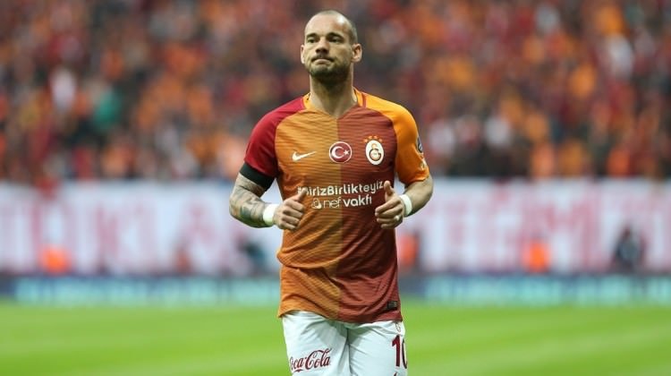 'Sneijder için flaş iddia! Sözleşmesi...