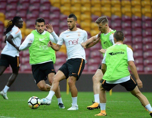 Son dakika: Galatasaray yıldız oyunuyu ikna etti