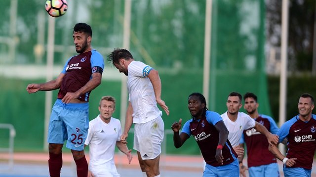 'Trabzonspor'da stoper harekatı başladı