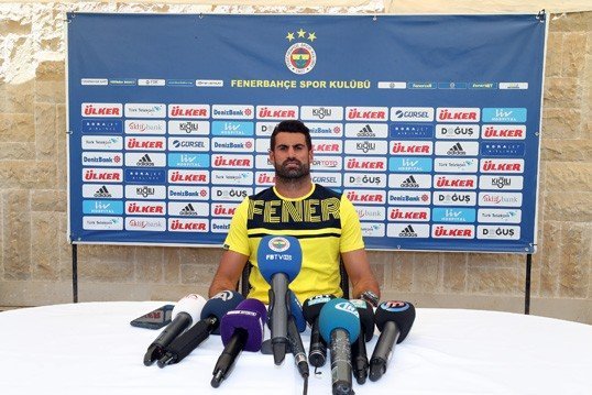 Volkan Demirel'den Muslera üzerinden Galatasaray'a gönderme