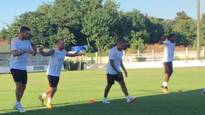 Wesley Sneijder antrenmana çıktı