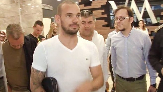 Wesley Sneijder sağlık kontrolünden geçirildi