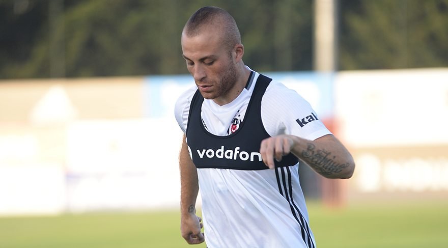 Beşiktaş'ta flaş gelişme! Gökhan Töre...
