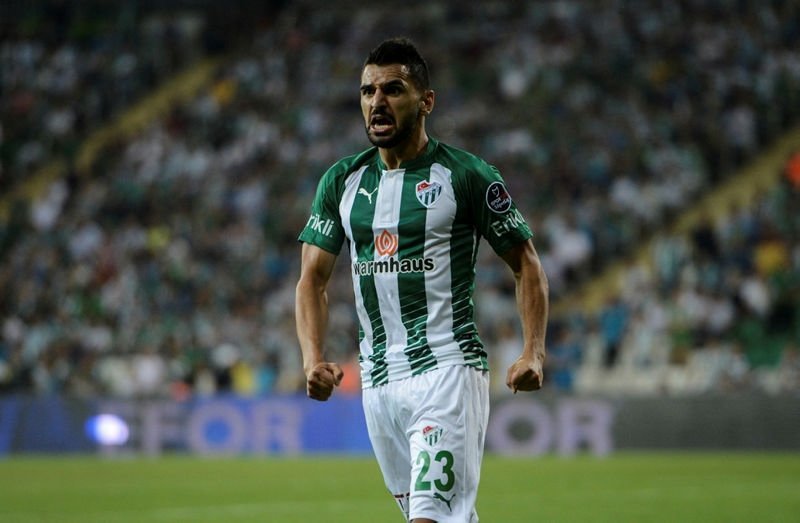  Bursaspor’dan Galatasaray’a Aziz Behich yanıtı