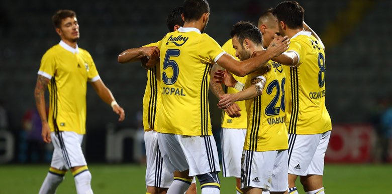' Fenerbahçeli oyuncu savaştı, formayı kaptı!