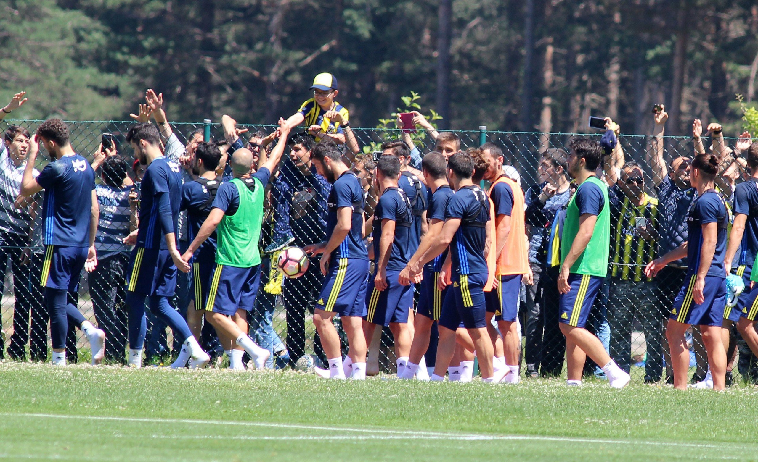 ' Fenerbahçeli taraftarlar ayağa kalktı! İstedikleri oyuncu