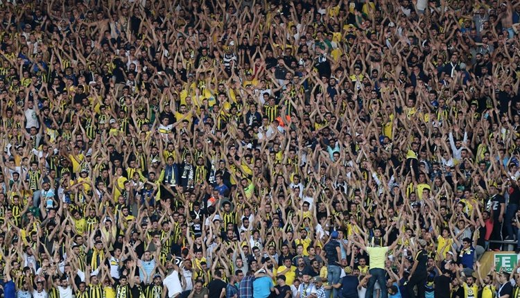 'Aykut Kocaman'dan Fenerbahçe taraftarına eleştiri