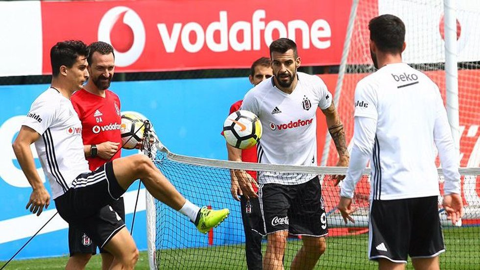 Beşiktaş 11 eksikle çalıştı