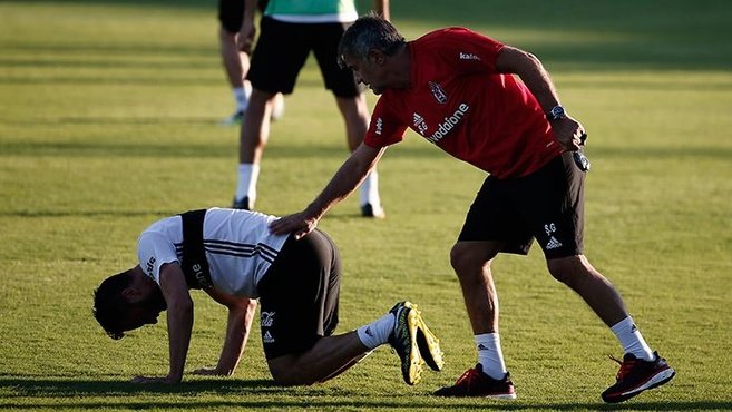 Beşiktaş resmen açıkladı! Gökhan Gönül 6 hafta yok...