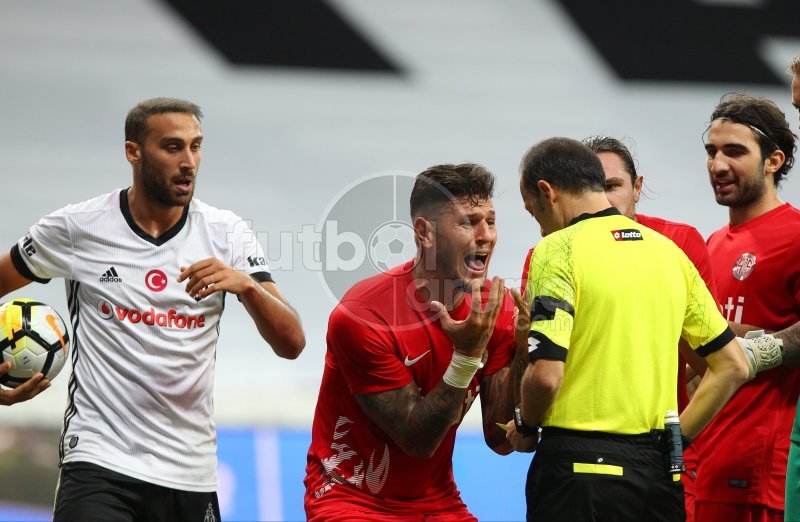 'Beşiktaş'a verilen penaltı doğru karar mı? Eski MHK Başkanı....