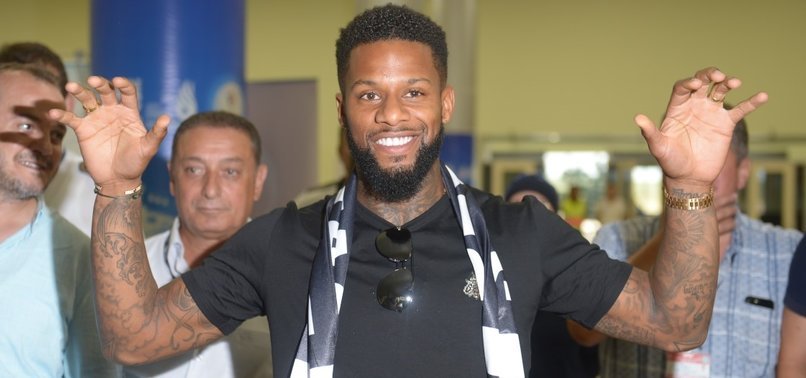 Beşiktaş’ın Jeremain Lens hamlesi hakkında ne düşünüyorsunuz? Psikolojik olarak bir üstünlük getireceğini düşünüyor musunuz?